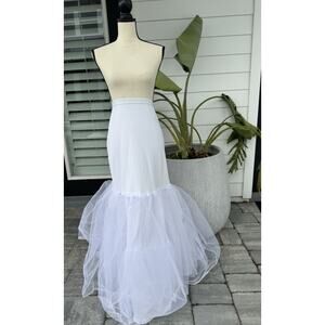 NEW David's Bridal XS A Line Petticoat Slip White Tulle 55020021 Long